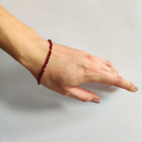 Sterling silver bracelet with garnet 15.61ct