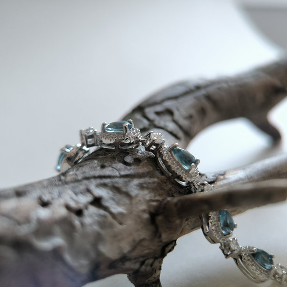 Silver bracelet with London Blue topaz 6.674ct