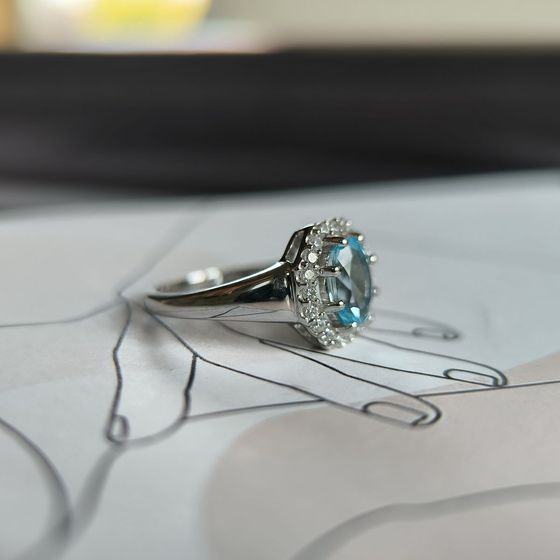 Серебряное кольцо с топазом 1.888ct