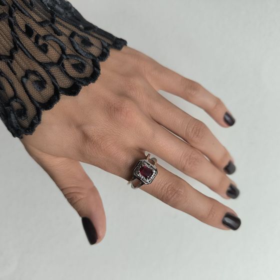 Серебряное кольцо с рубином 1.717ct