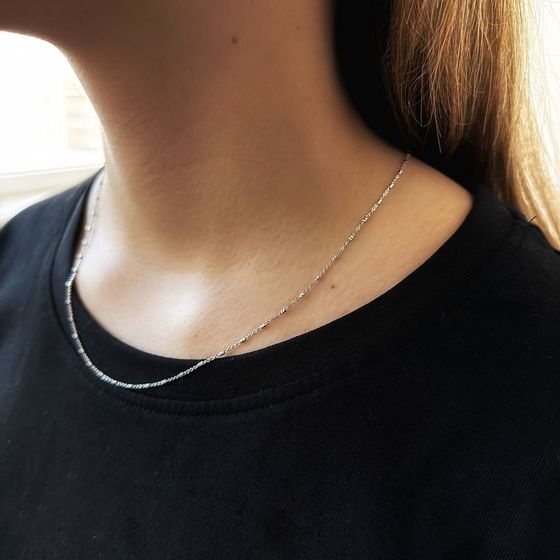 Silver chain without stones
