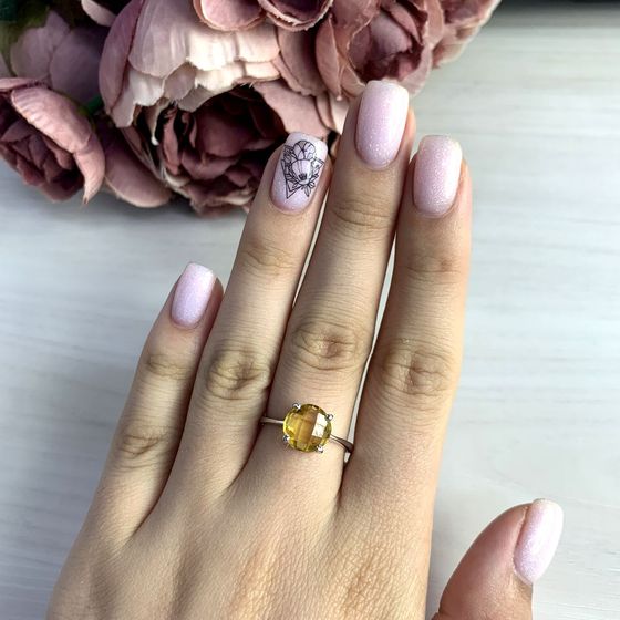 Silver ring with a 2.74 ct nano citrine