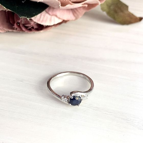 Серебряное кольцо с сапфиром 0.747ct