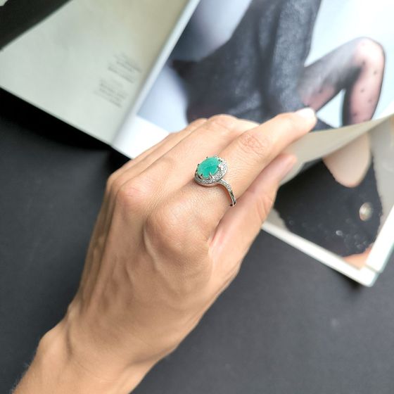 Sterling silver ring with emerald 3.14ct, phianites
