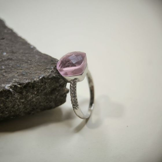Серебряное кольцо с фианитами