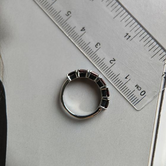 Срібна каблучка з гранатом 2.617ct