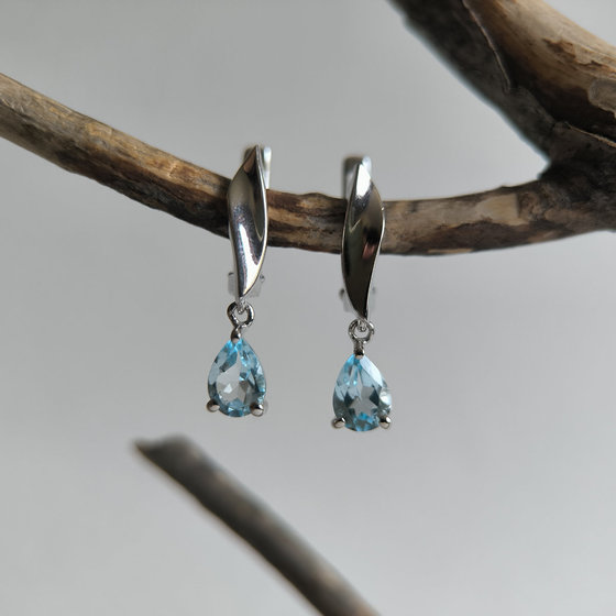 Серебряные серьги с топазом 1.75ct