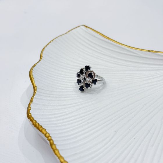 Silver ring with sapphire 2.775ct