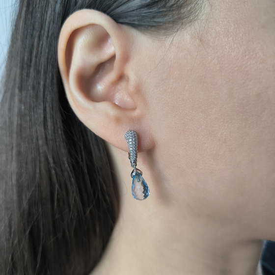 Silver earrings with a 9.483-carat topaz and cubic zirconia