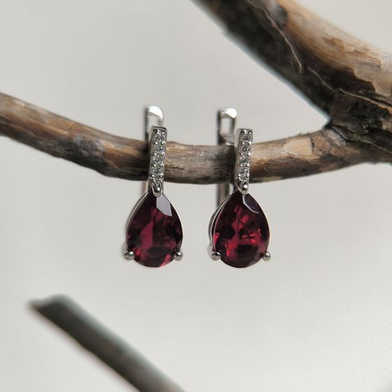 Silver Earrings with a 3.12 ct Nano Garnet