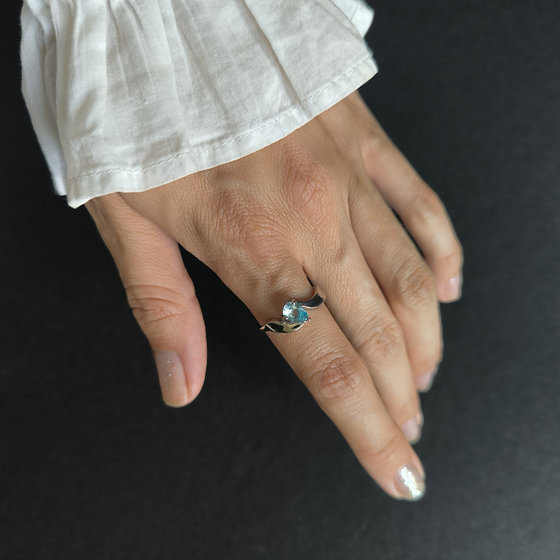 Серебряное кольцо с топазом 0.875ct
