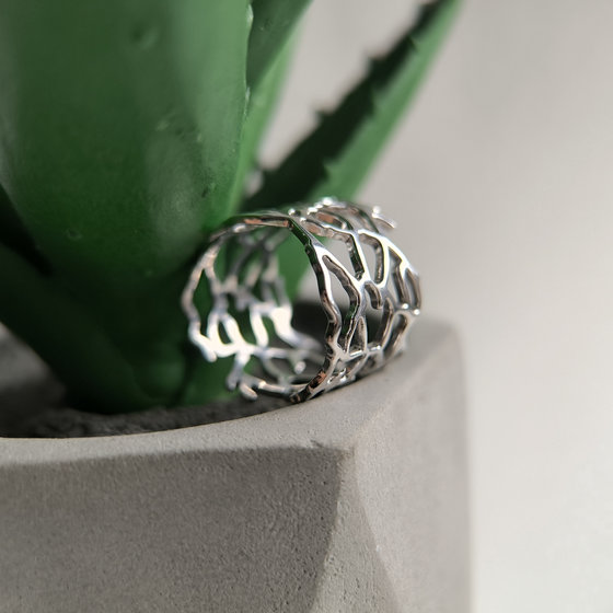 Серебряное кольцо без камней