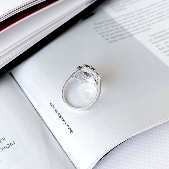 Sterling silver ring with sapphire 1.729ct, phianites
