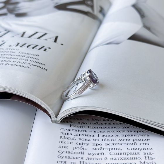 Silver ring with alexandrite