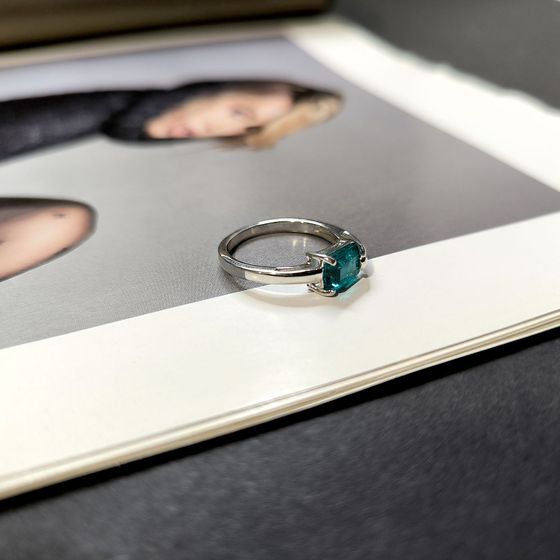 Silver ring with nano 1.385ct emerald