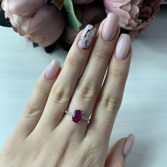 Silver ring with a 2.633-carat ruby