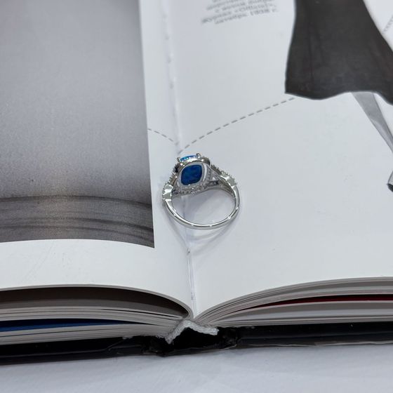 Silver ring with opal 2.163ct
