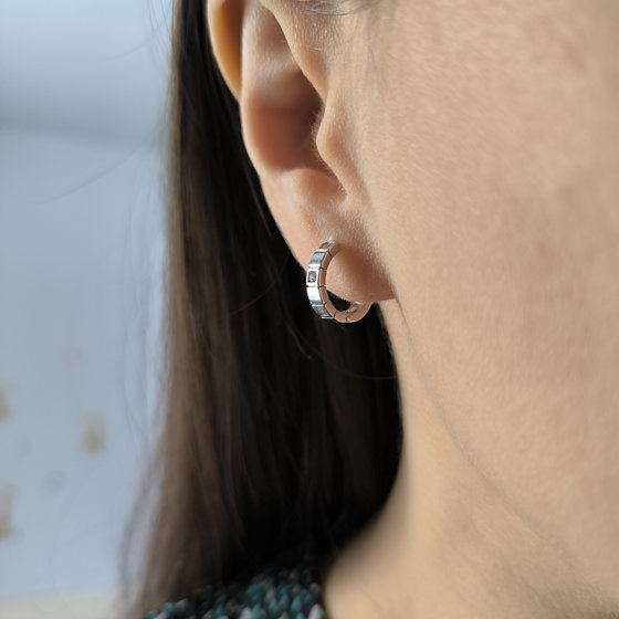 Серебряные серьги с фианитами 0.12ct