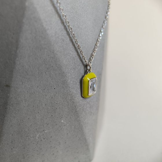 Серебряное колье с фианитами, емаллю