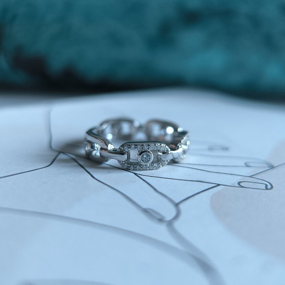 Silver ring with cubic zirconia