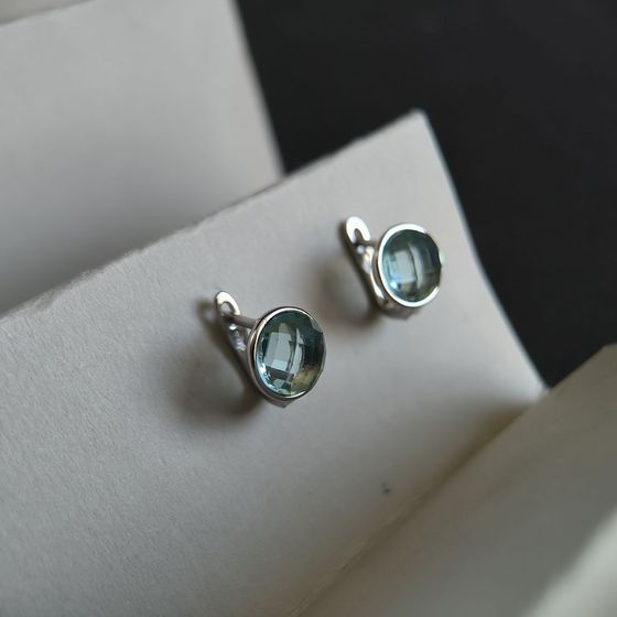Серебряные серьги с фианитами