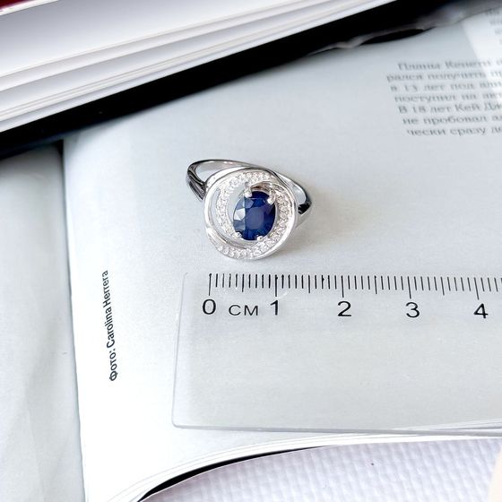 Sterling silver ring with sapphire 1.729ct, phianites