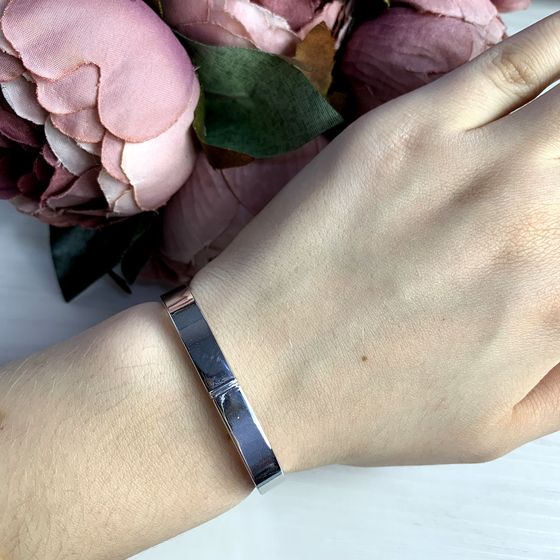 Silver bracelet without stones