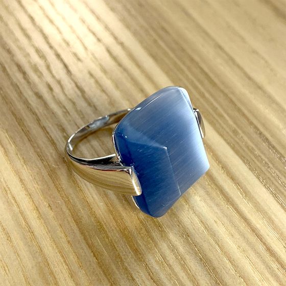 Silver cat's eye ring