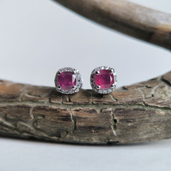 Срібні сережки з рубіном 2.146ct, фіанітами