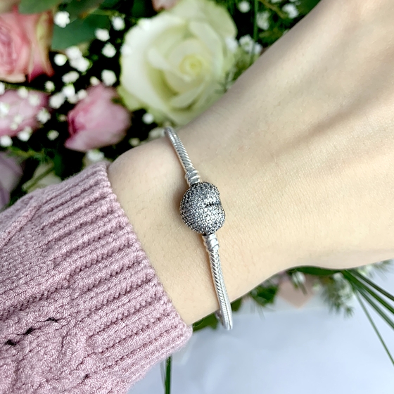 Silver bracelet with phianites