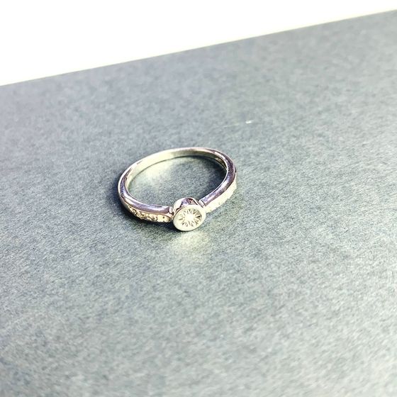 Серебряное кольцо с бриллиантом 0.05ct