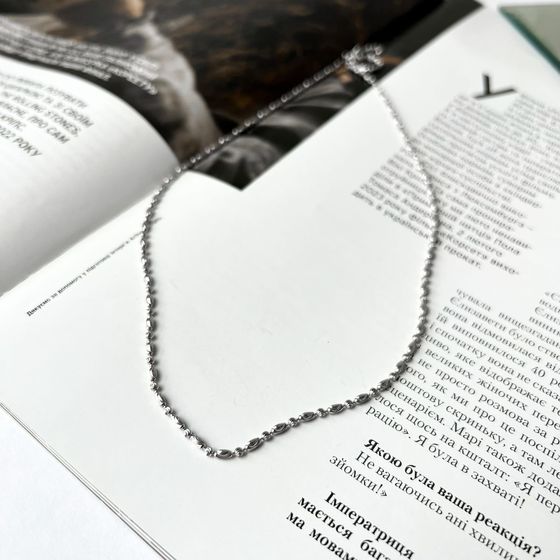 Silver chain without stones