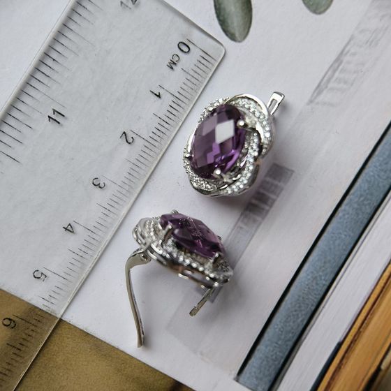 Серебряные серьги с александритом 16.513ct, фианитами