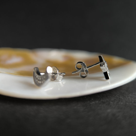 Silver earrings with cubic zirconia