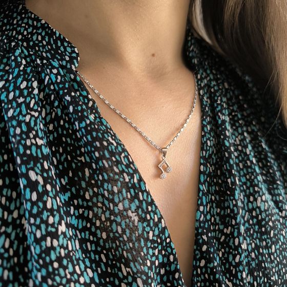 Серебряная подвеска с фианитами