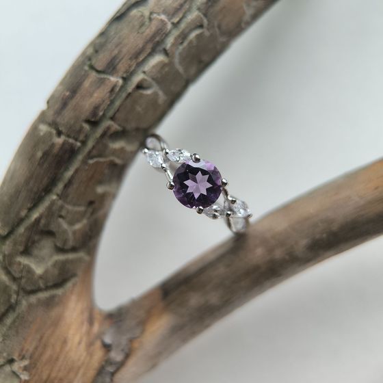 Серебряное кольцо с аметистом 1.55ct