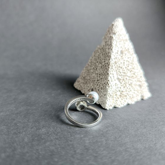 Silver ring with pearls and cubic zirconia