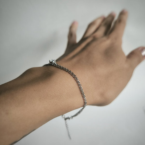 Silver bracelet with cubic zirconia