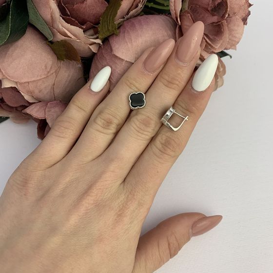 Серебряные серьги с ониксом
