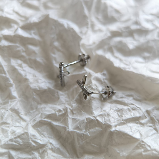 Silver earrings with cubic zirconia