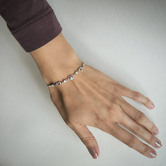Silver bracelet with cubic zirconia