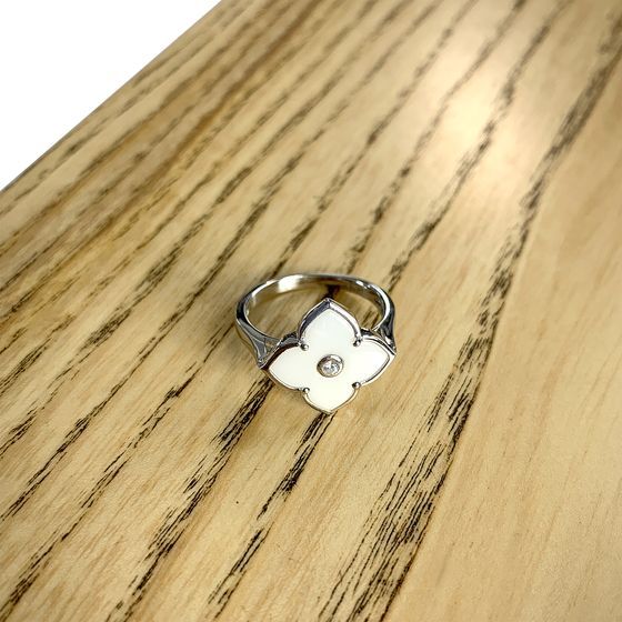 Silver ring with ceramics