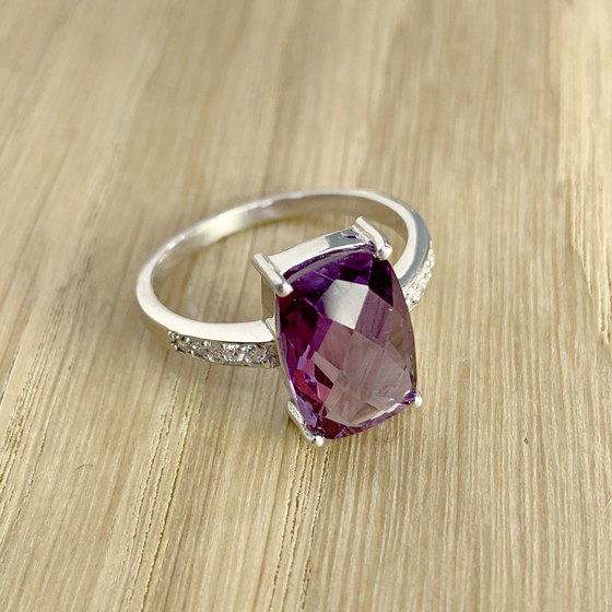 Silver ring with a 5.292ct alexandrite