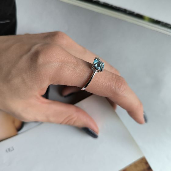 Серебряное кольцо с топазом 2.374ct