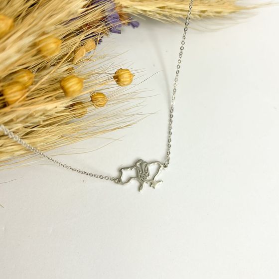 Silver necklace without stones