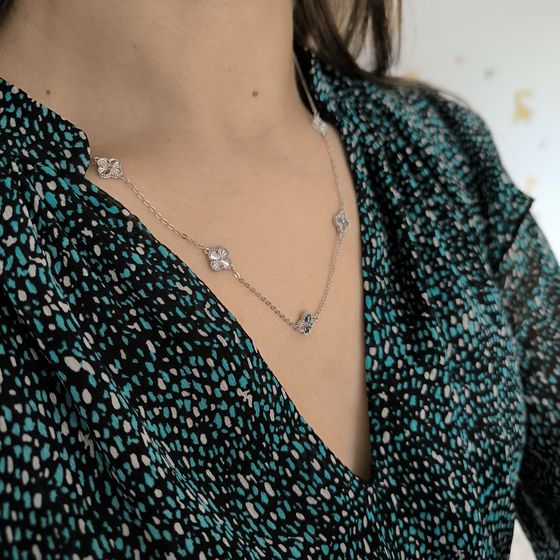 Серебряное колье без камней