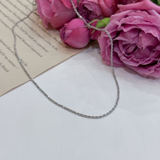 Silver chain without stones