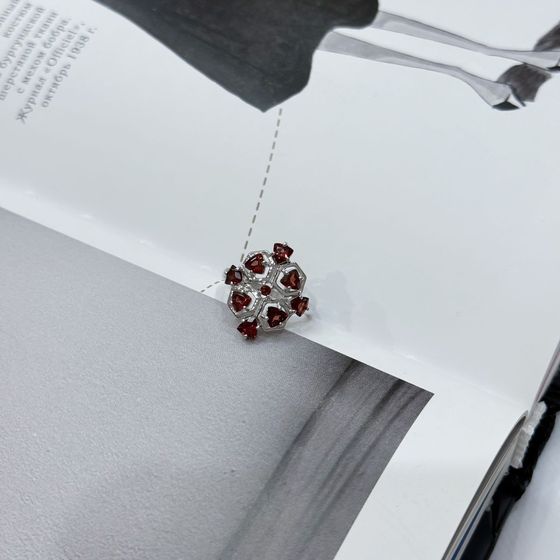Серебряное кольцо с гранатом 2.325ct