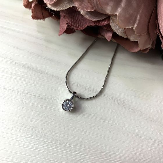 Silver pendant with phianites