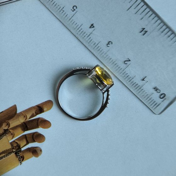 Silver ring with a 2.885 ct nano citrine and cubic zirconia